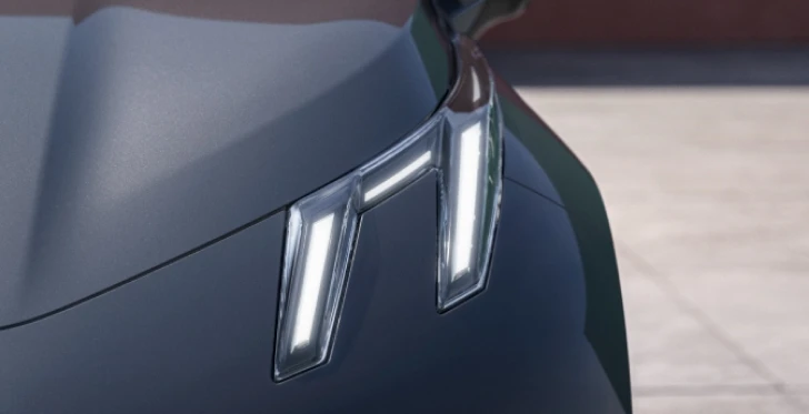 DYNAMIC DAY RAYS Daytime Running Light