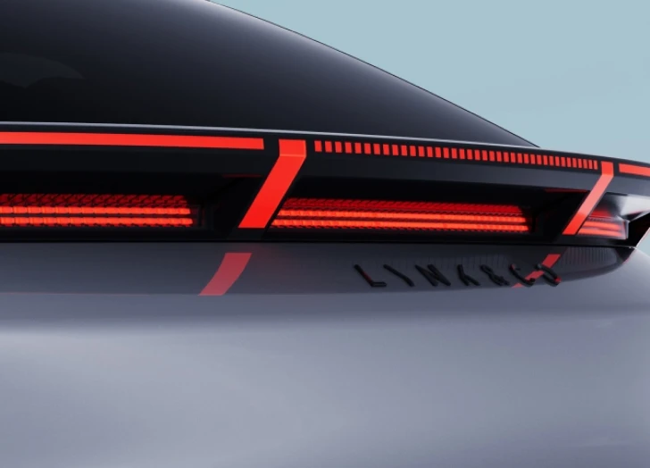 MEGACITY HORIZON Illuminated Rear Spoiler