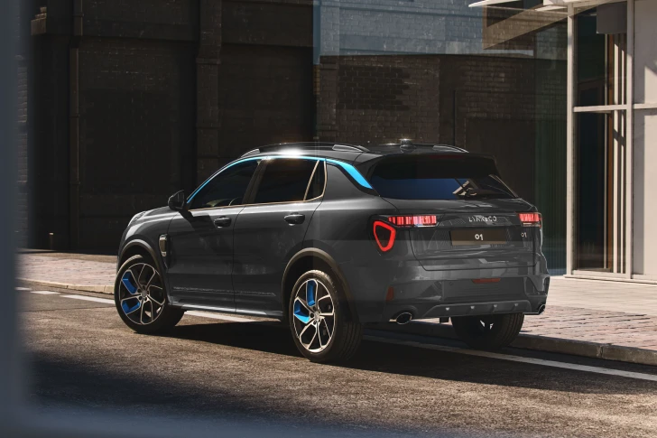Dynamic Balanced Rear Design